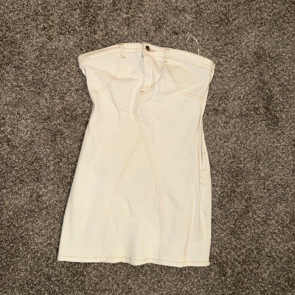 Elegant Cream Strapless Dress